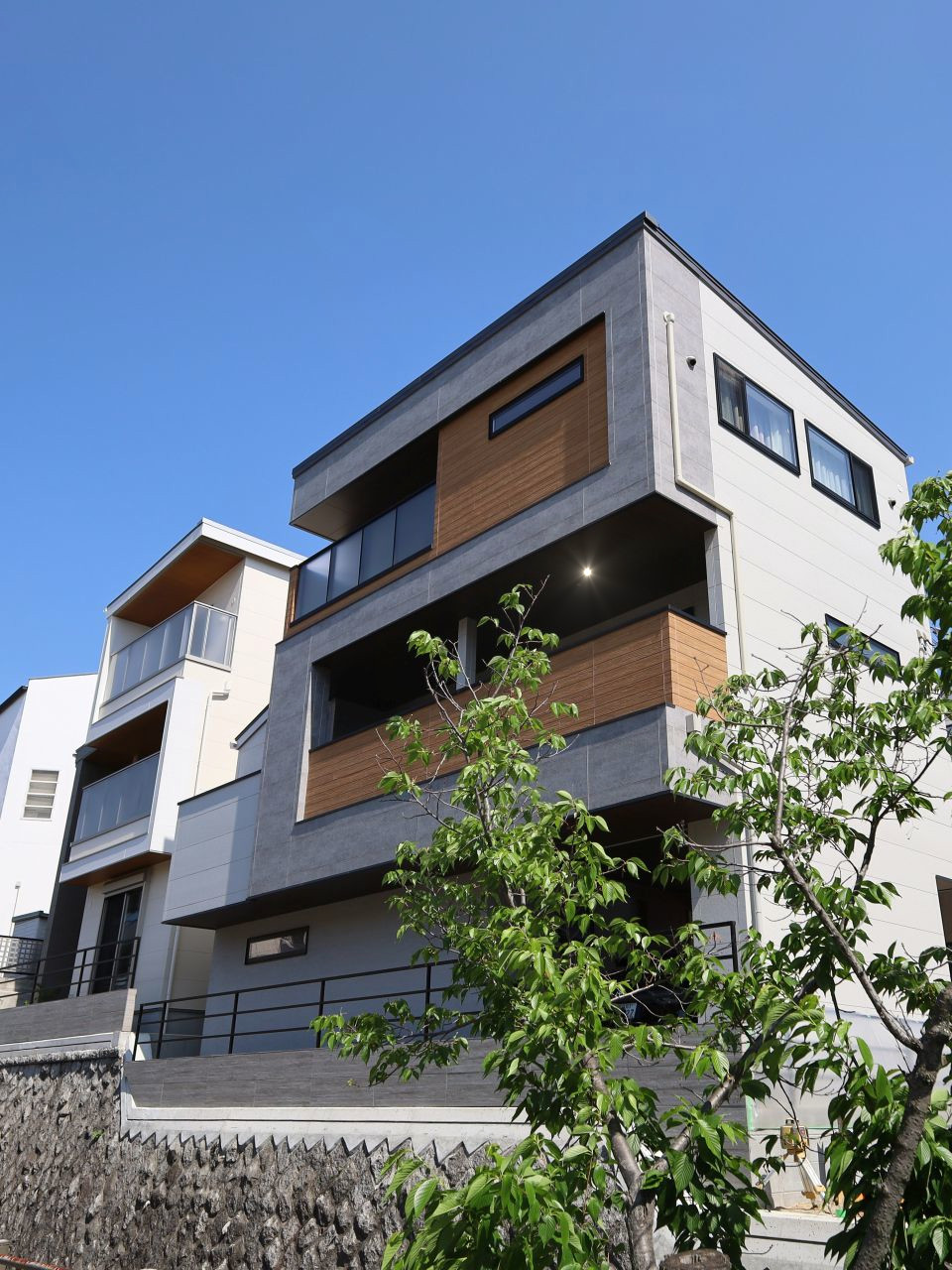 光と影が美しく調和する、6邸の家